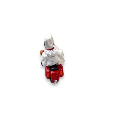 Pulcinella tappo su vespa